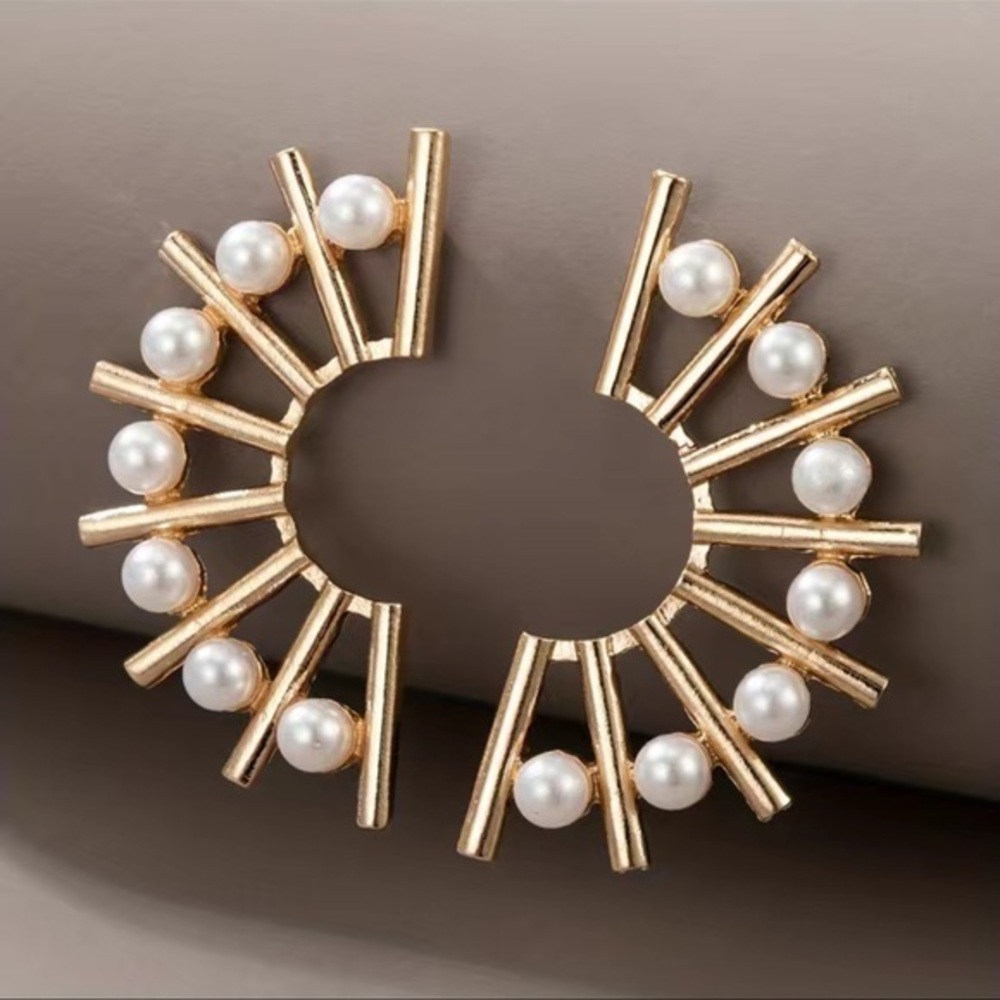 Gold Anthro Minimalistic Pearl Earrings